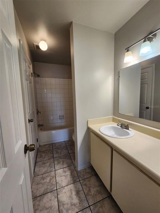 For Rent: $1,325 (1 beds, 1 baths, 742 Square Feet)