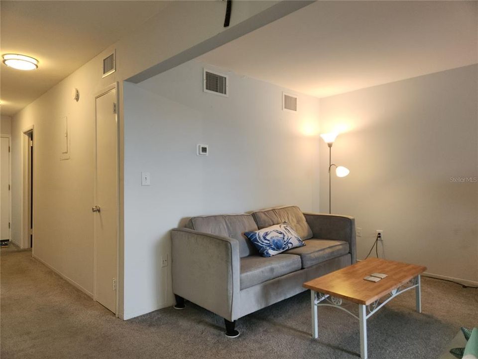 For Sale: $234,900 (1 beds, 1 baths, 745 Square Feet)