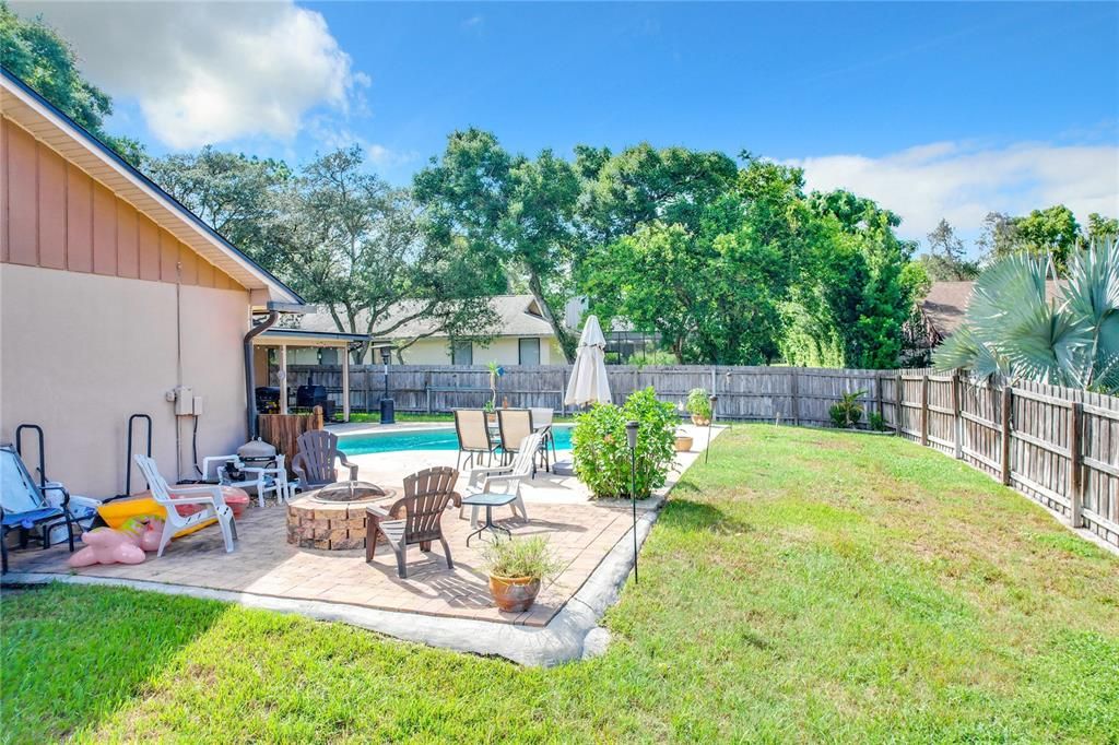 Active With Contract: $549,900 (4 beds, 2 baths, 2365 Square Feet)