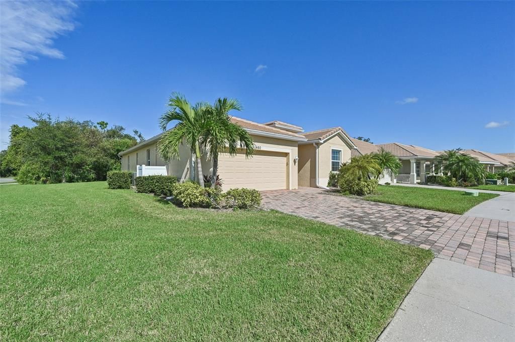 For Sale: $399,900 (4 beds, 3 baths, 2035 Square Feet)