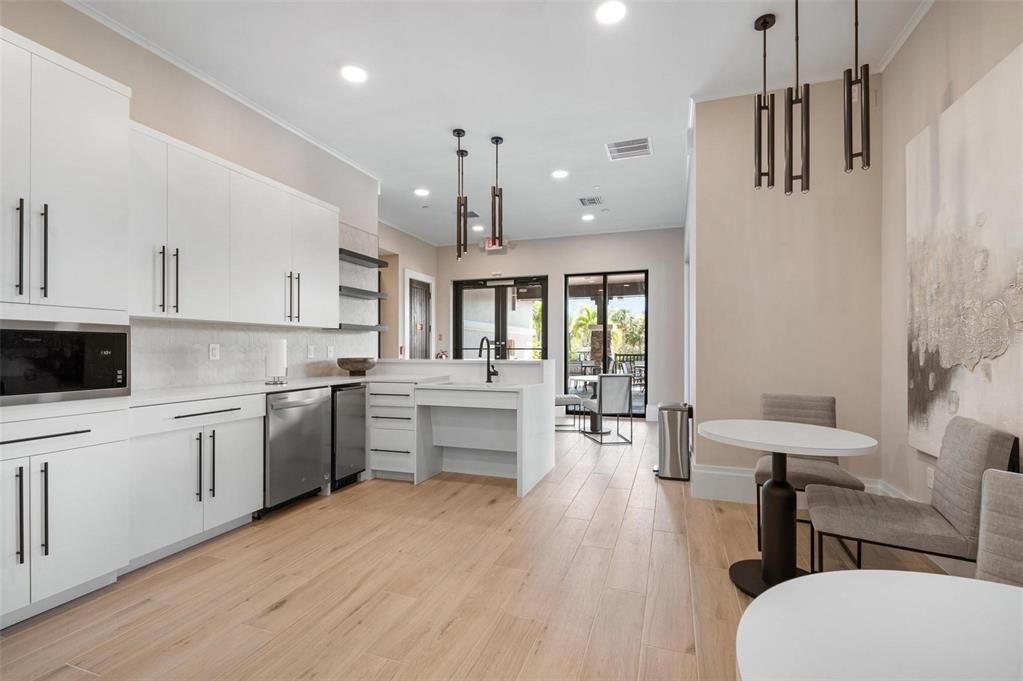 For Sale: $445,000 (3 beds, 2 baths, 1929 Square Feet)