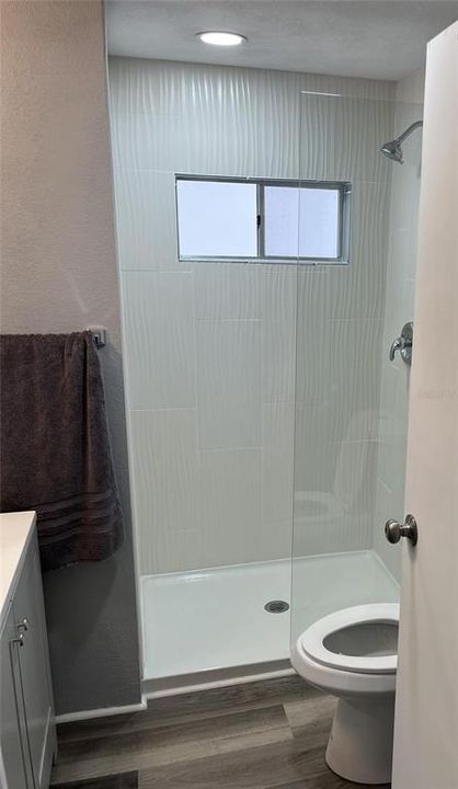 合同活跃: $153,000 (2 贝兹, 2 浴室, 1152 平方英尺)