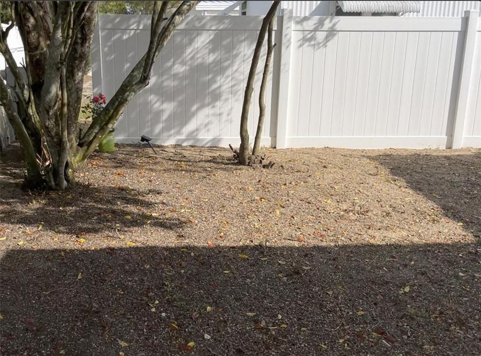 合同活跃: $153,000 (2 贝兹, 2 浴室, 1152 平方英尺)