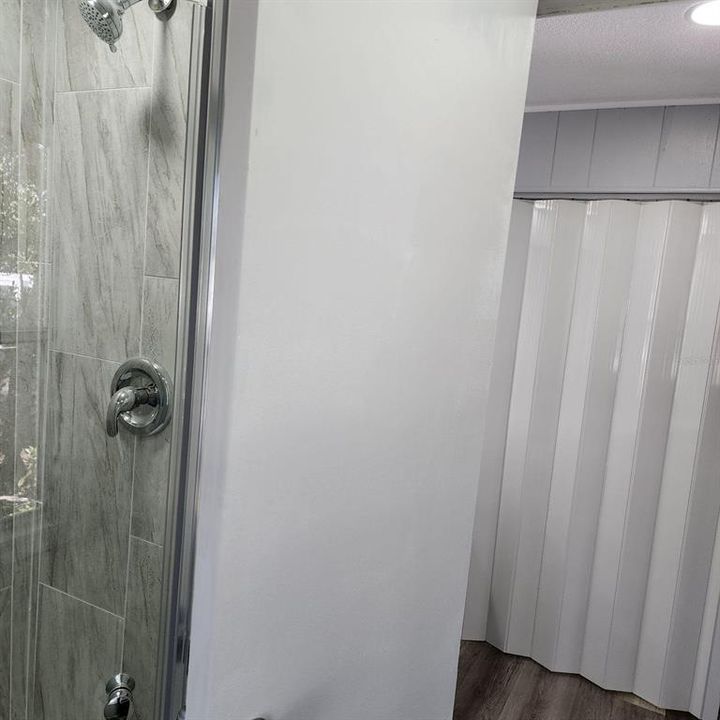 合同活跃: $153,000 (2 贝兹, 2 浴室, 1152 平方英尺)