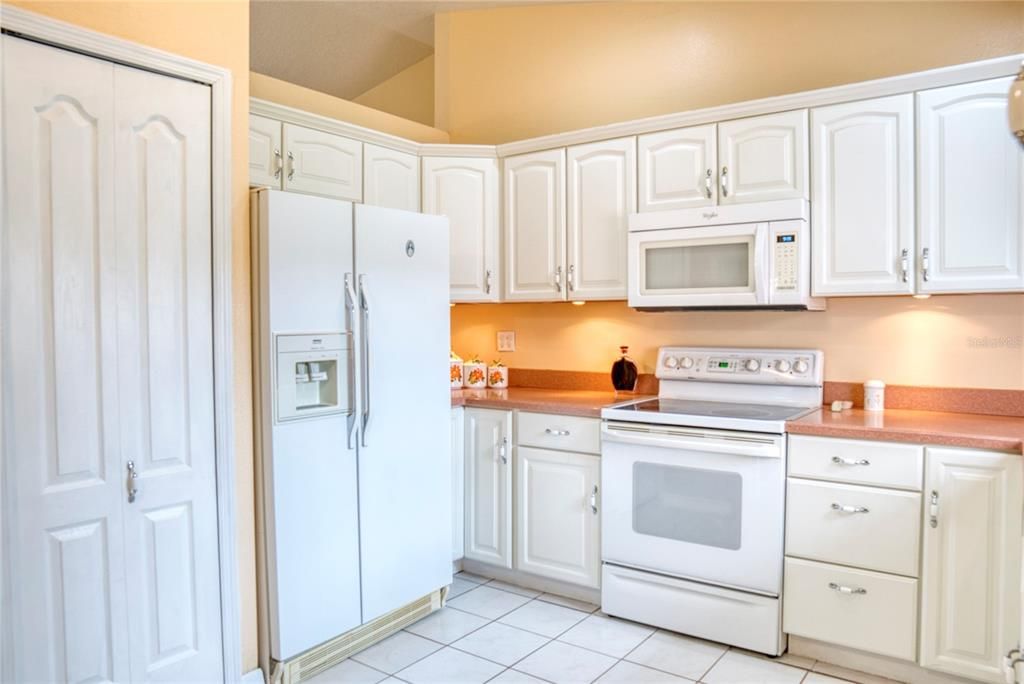 For Sale: $290,000 (3 beds, 2 baths, 1548 Square Feet)