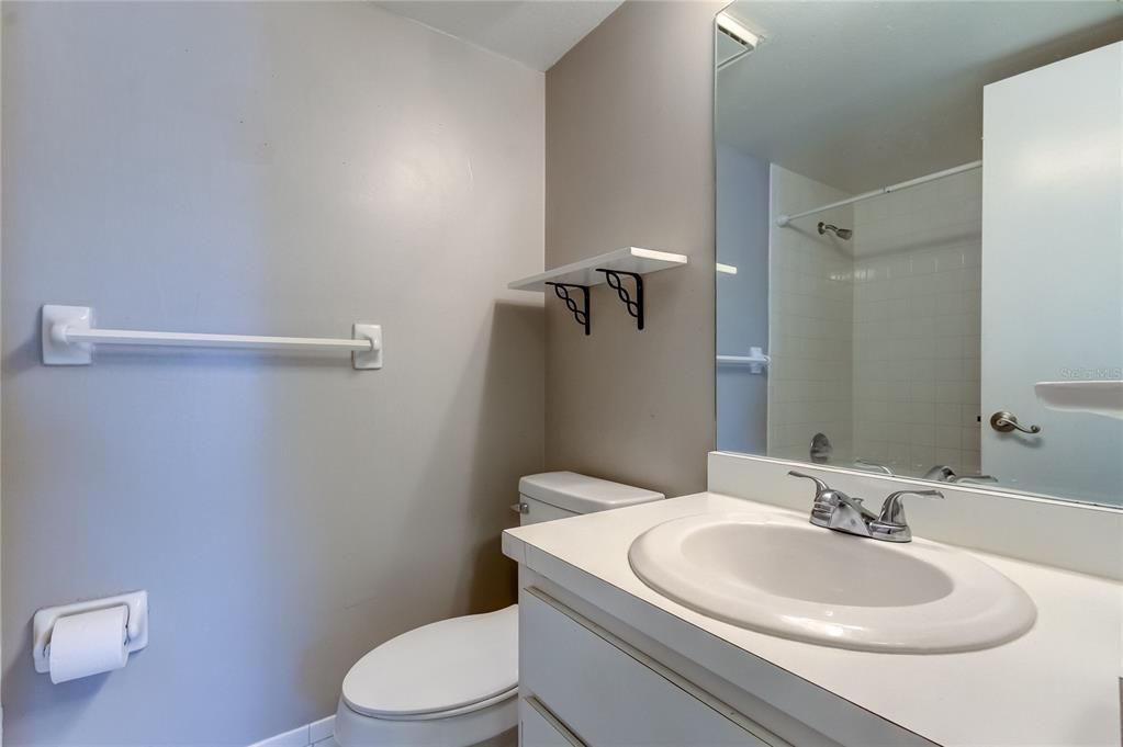 For Sale: $209,900 (2 beds, 2 baths, 1054 Square Feet)