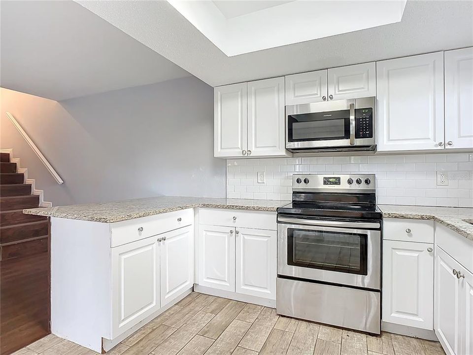 For Sale: $249,900 (2 beds, 2 baths, 1400 Square Feet)