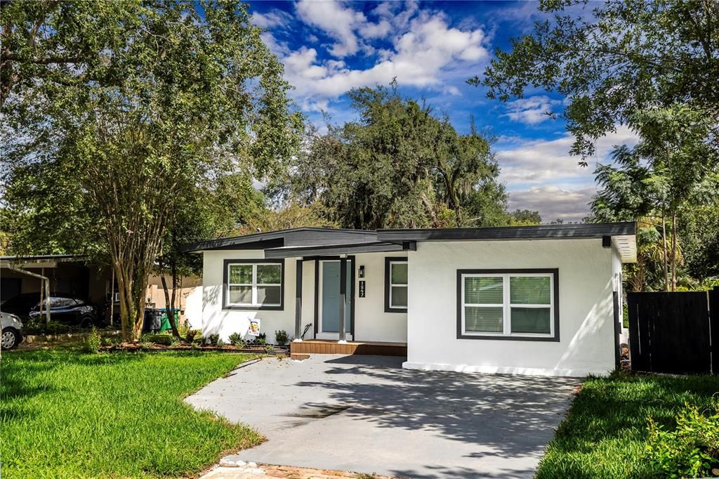 Active With Contract: $420,000 (4 beds, 2 baths, 1477 Square Feet)