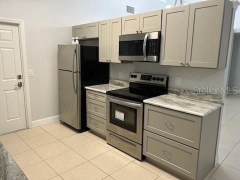 For Rent: $2,600 (3 beds, 2 baths, 1408 Square Feet)