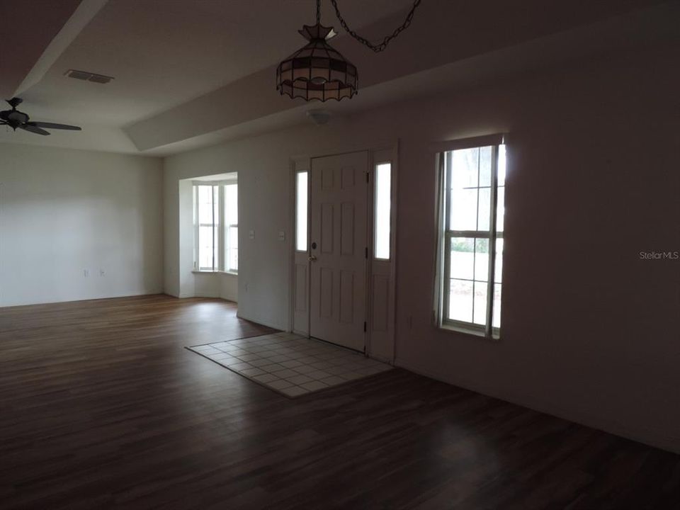 For Sale: $229,000 (2 beds, 2 baths, 1550 Square Feet)