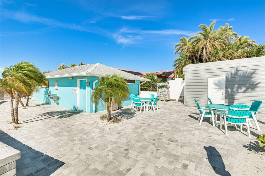 Active With Contract: $1,130,000 (4 beds, 3 baths, 3061 Square Feet)