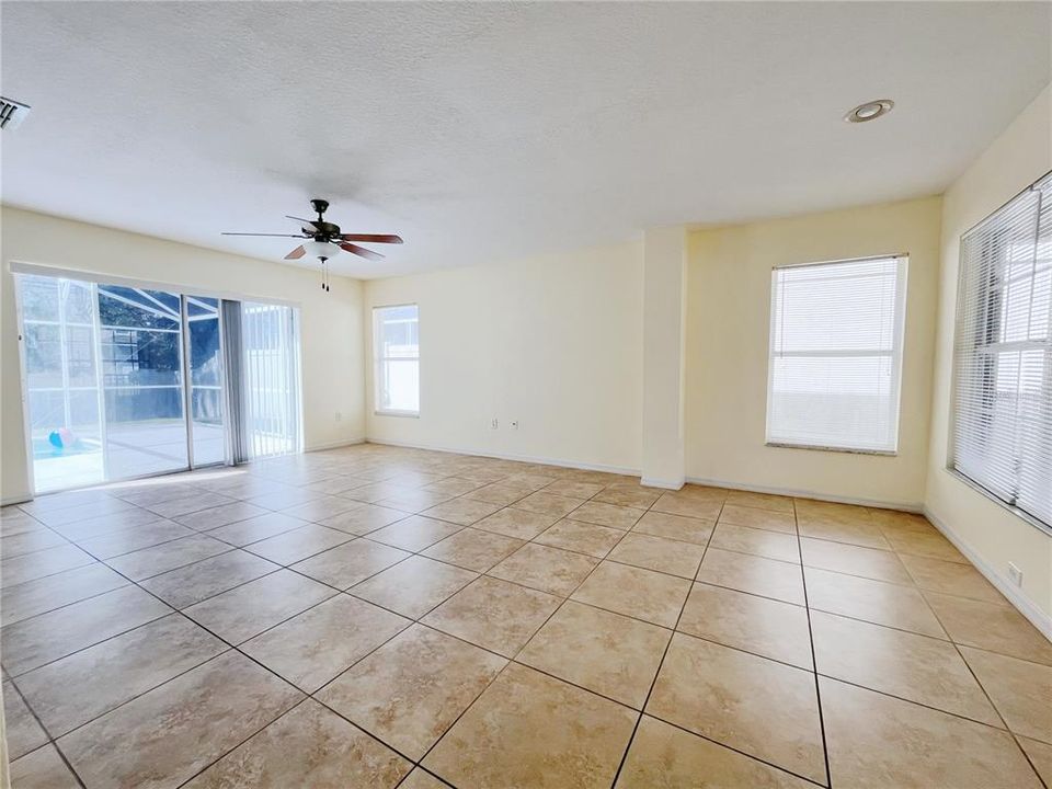 For Rent: $2,600 (4 beds, 2 baths, 2141 Square Feet)