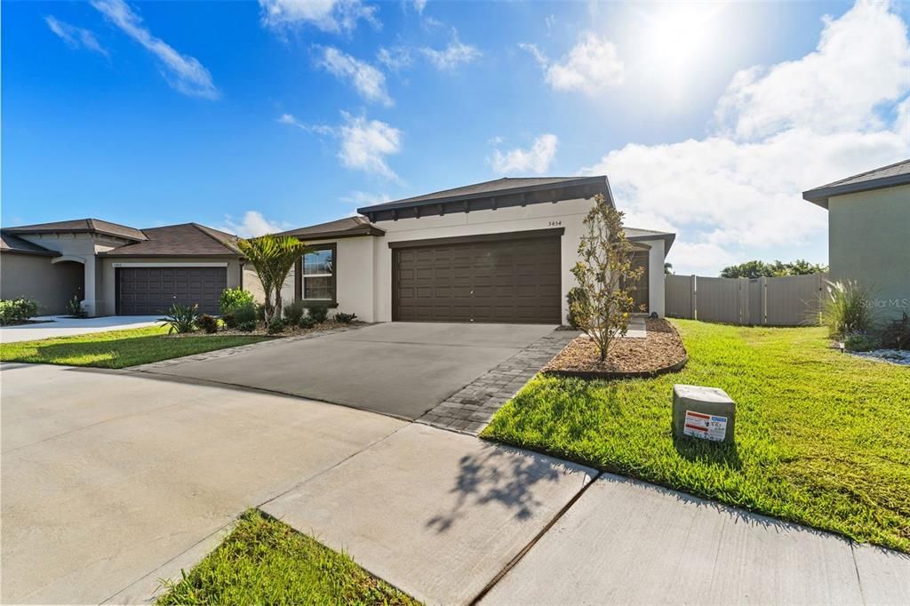 Active With Contract: $2,495 (4 beds, 2 baths, 1841 Square Feet)