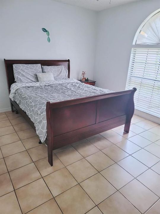 For Rent: $2,950 (3 beds, 2 baths, 1839 Square Feet)