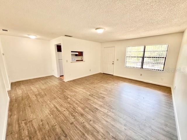 For Rent: $1,095 (1 beds, 1 baths, 575 Square Feet)