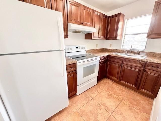 For Rent: $1,095 (1 beds, 1 baths, 575 Square Feet)