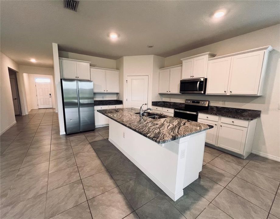 For Rent: $3,500 (4 beds, 2 baths, 2034 Square Feet)