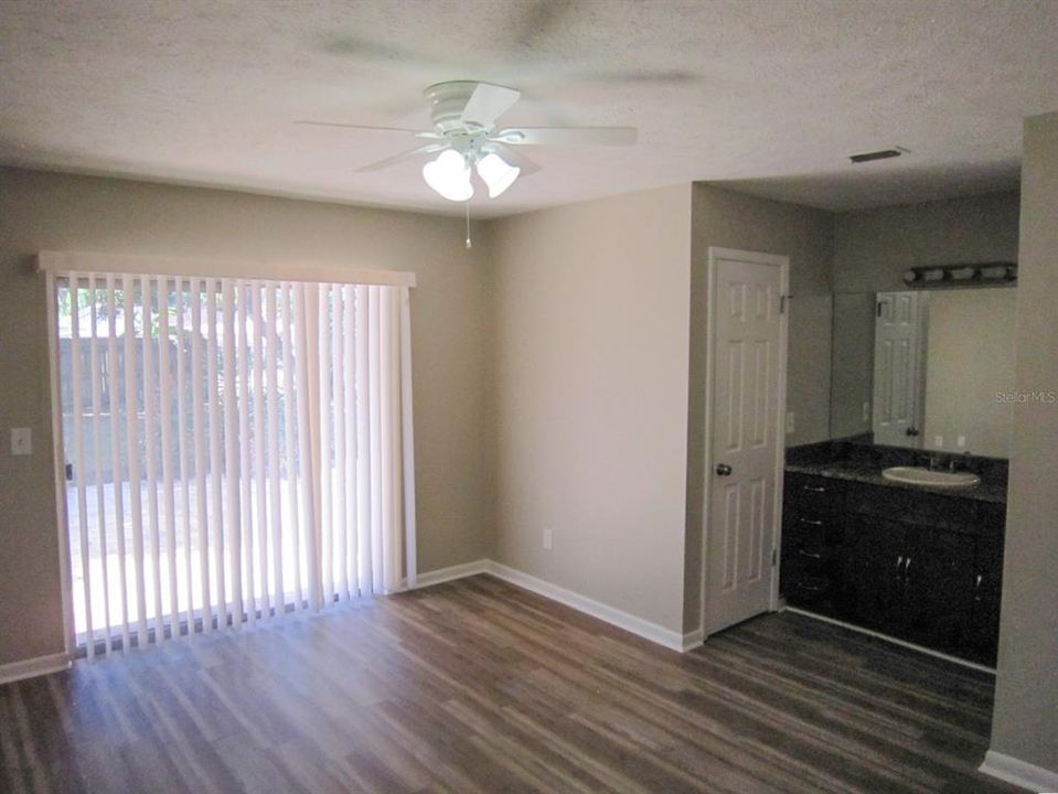 For Sale: $399,500 (3 beds, 2 baths, 1401 Square Feet)