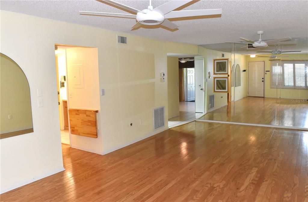 Dining Area Hardwood flooring