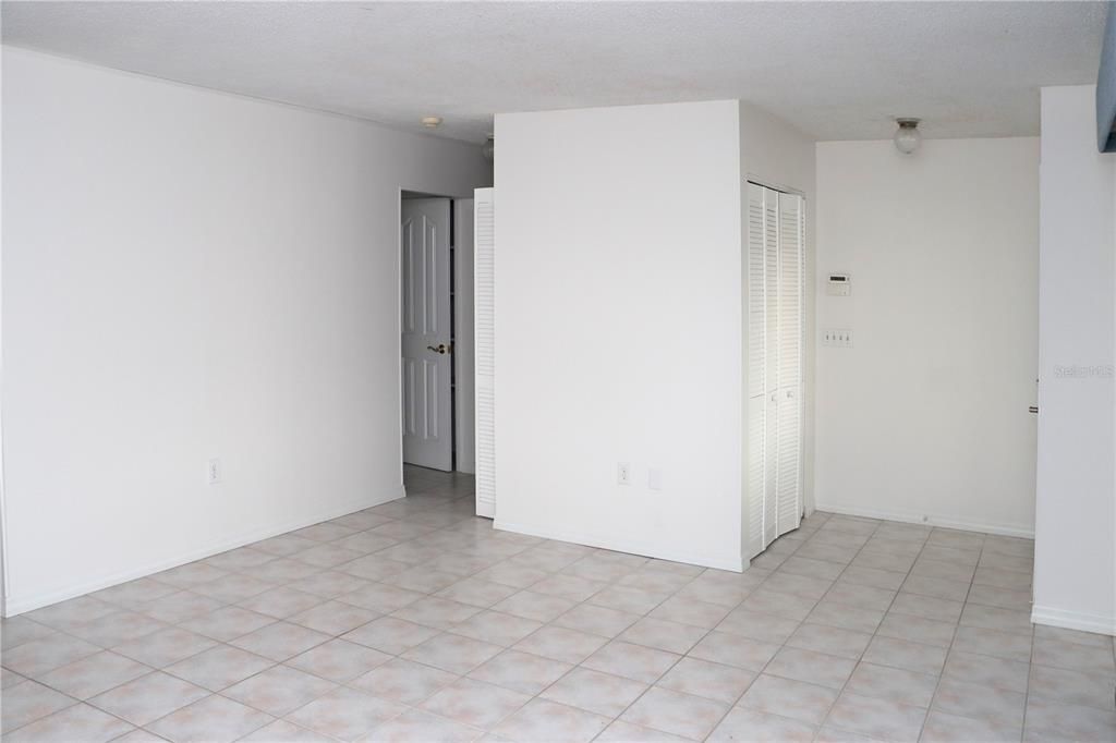 For Sale: $309,000 (2 beds, 2 baths, 1080 Square Feet)