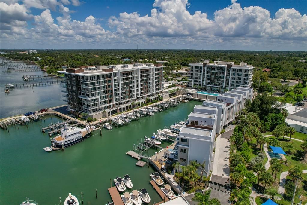 For Sale: $958,000 (2 beds, 2 baths, 1935 Square Feet)