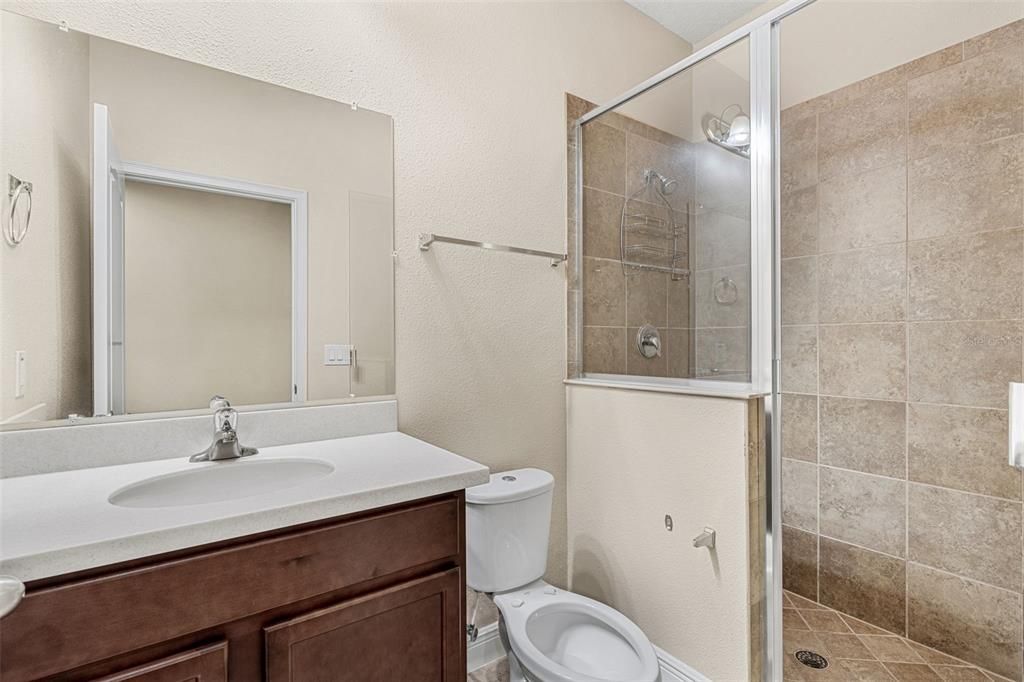 Guest bathroom on ground floor