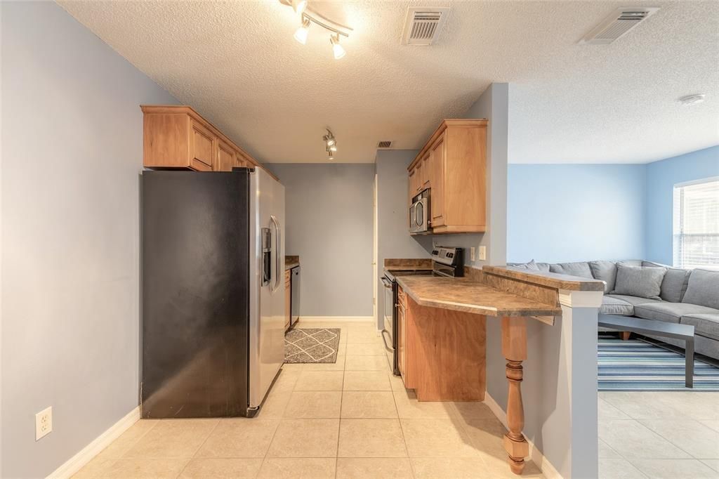 Active With Contract: $149,000 (2 beds, 2 baths, 833 Square Feet)