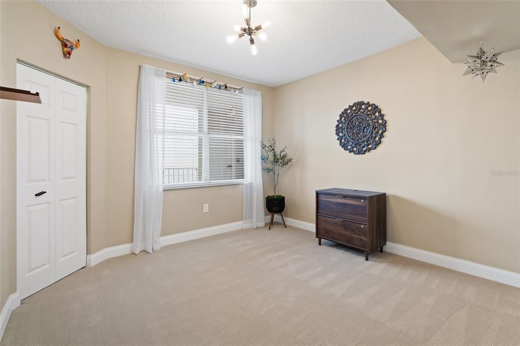 For Sale: $359,900 (2 beds, 2 baths, 1195 Square Feet)