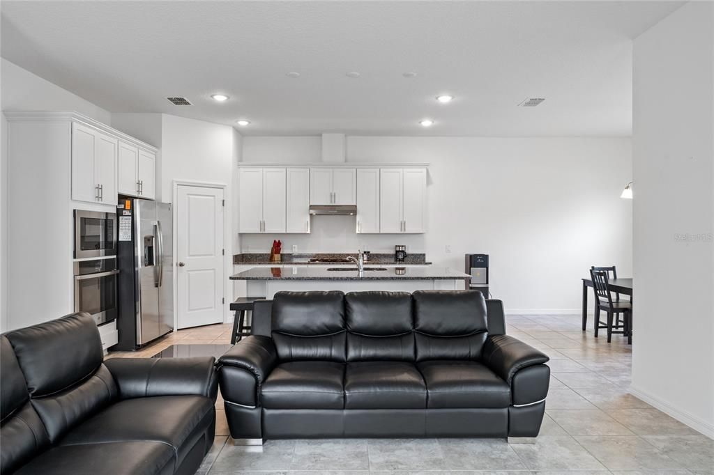 For Sale: $439,900 (3 beds, 2 baths, 1866 Square Feet)