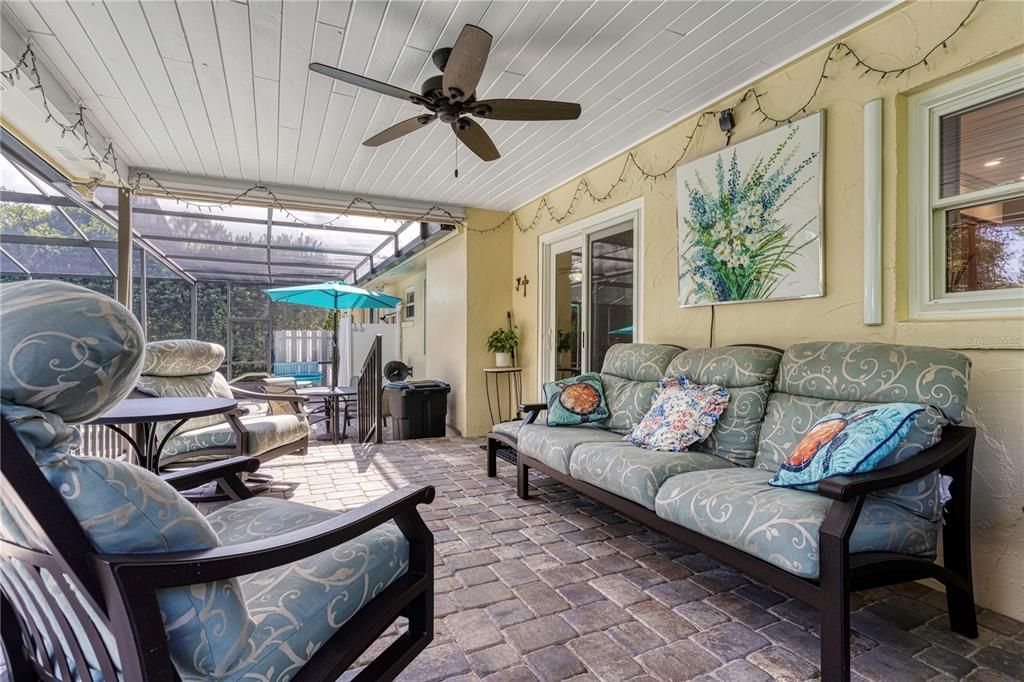 Active With Contract: $575,000 (3 beds, 2 baths, 2000 Square Feet)