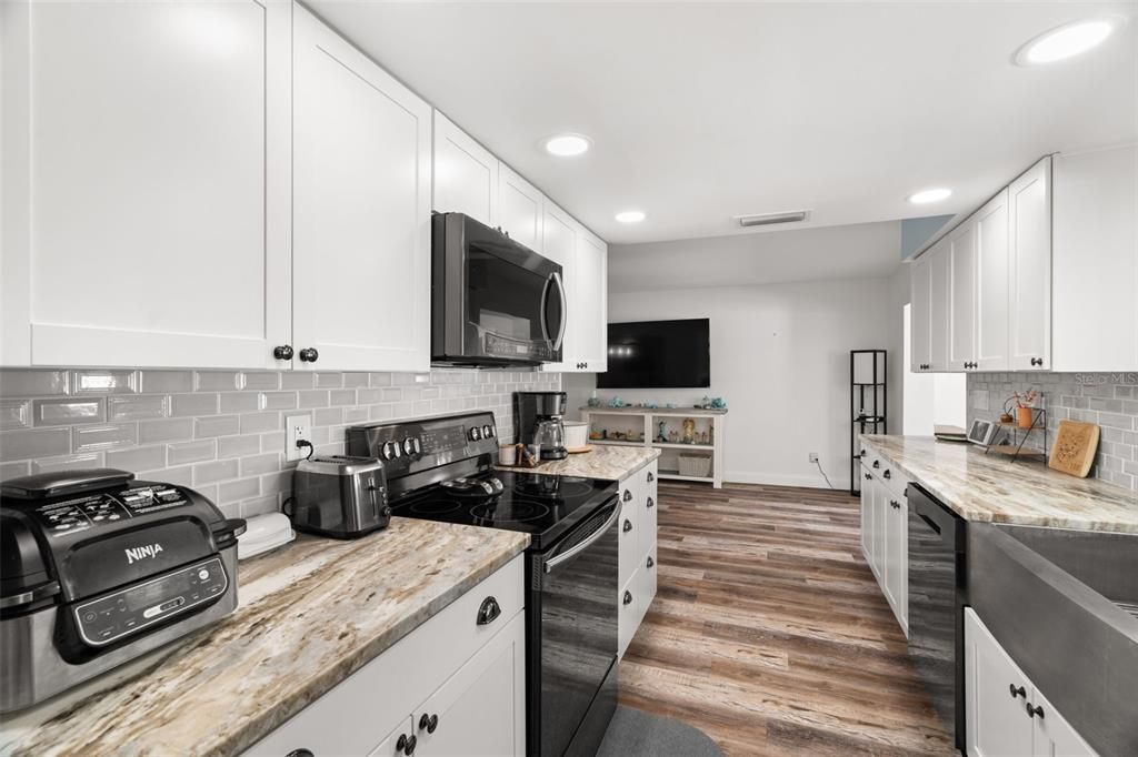 For Sale: $695,000 (4 beds, 2 baths, 2253 Square Feet)