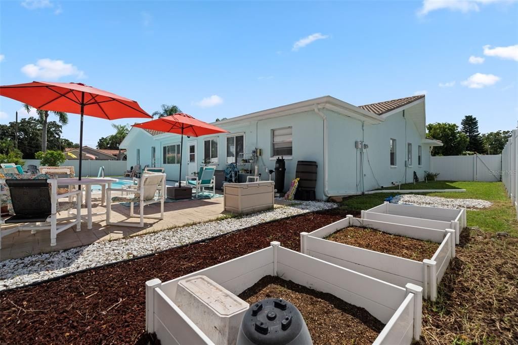 For Sale: $695,000 (4 beds, 2 baths, 2253 Square Feet)