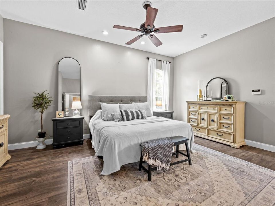 Active With Contract: $1,250,000 (4 beds, 2 baths, 2624 Square Feet)