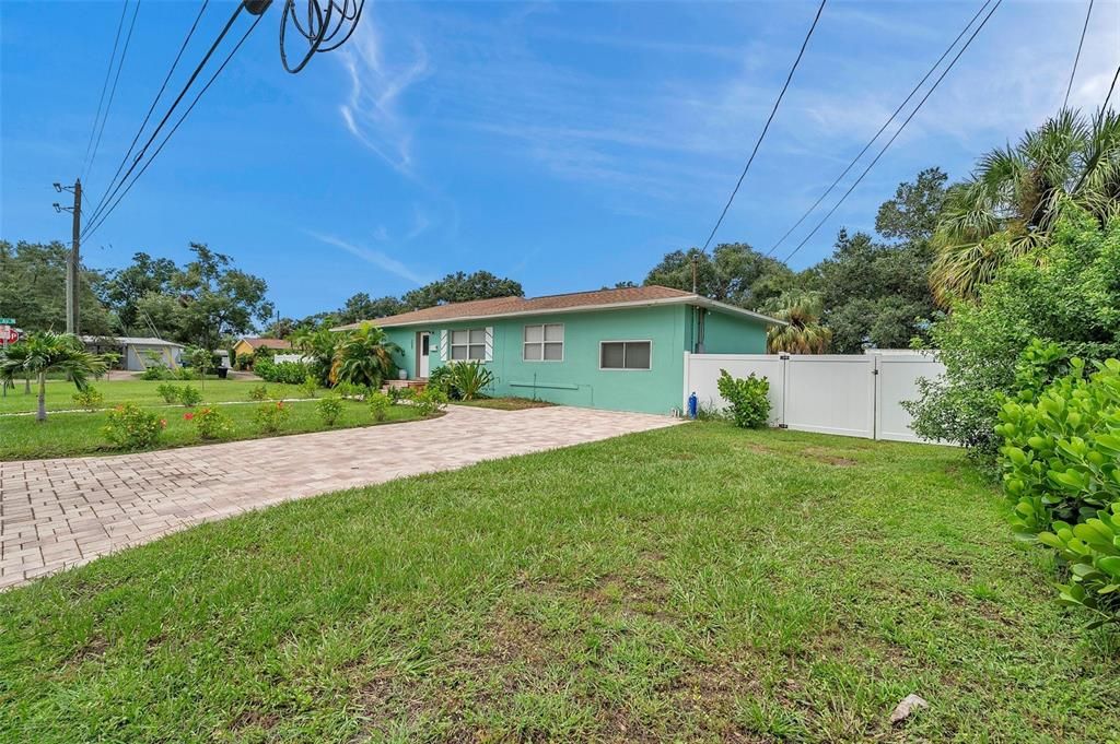 For Sale: $498,000 (3 beds, 2 baths, 1512 Square Feet)