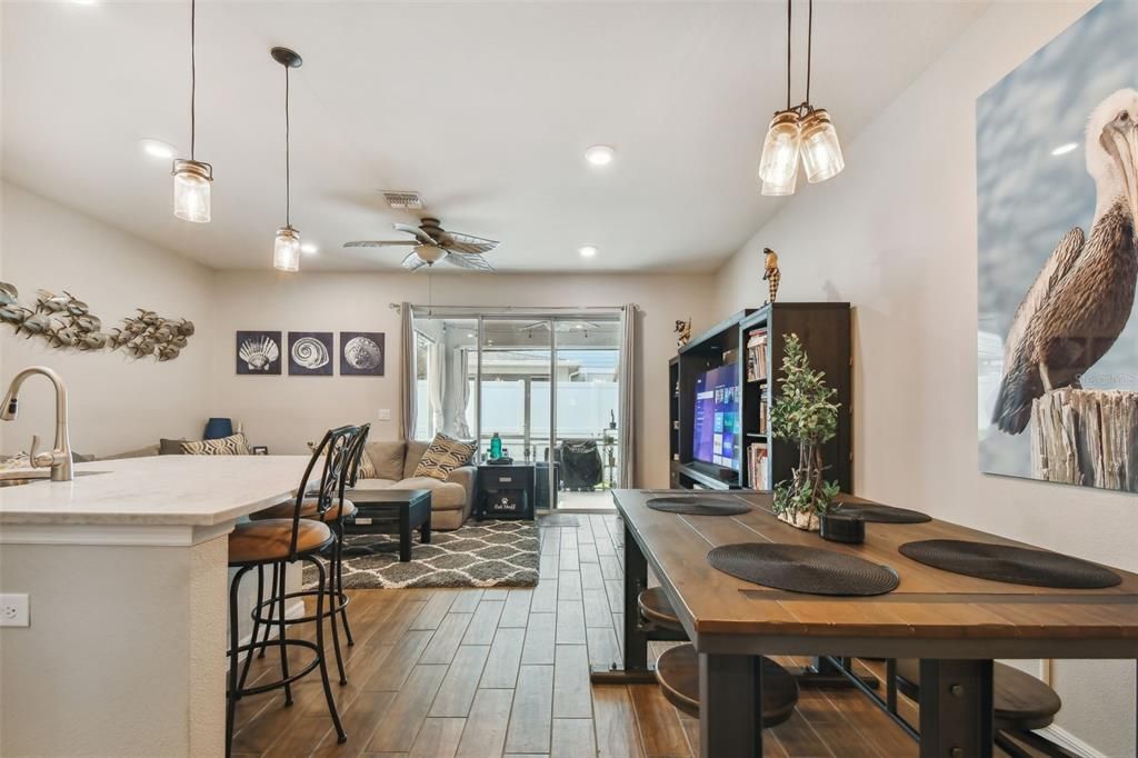 Active With Contract: $439,900 (3 beds, 2 baths, 1410 Square Feet)