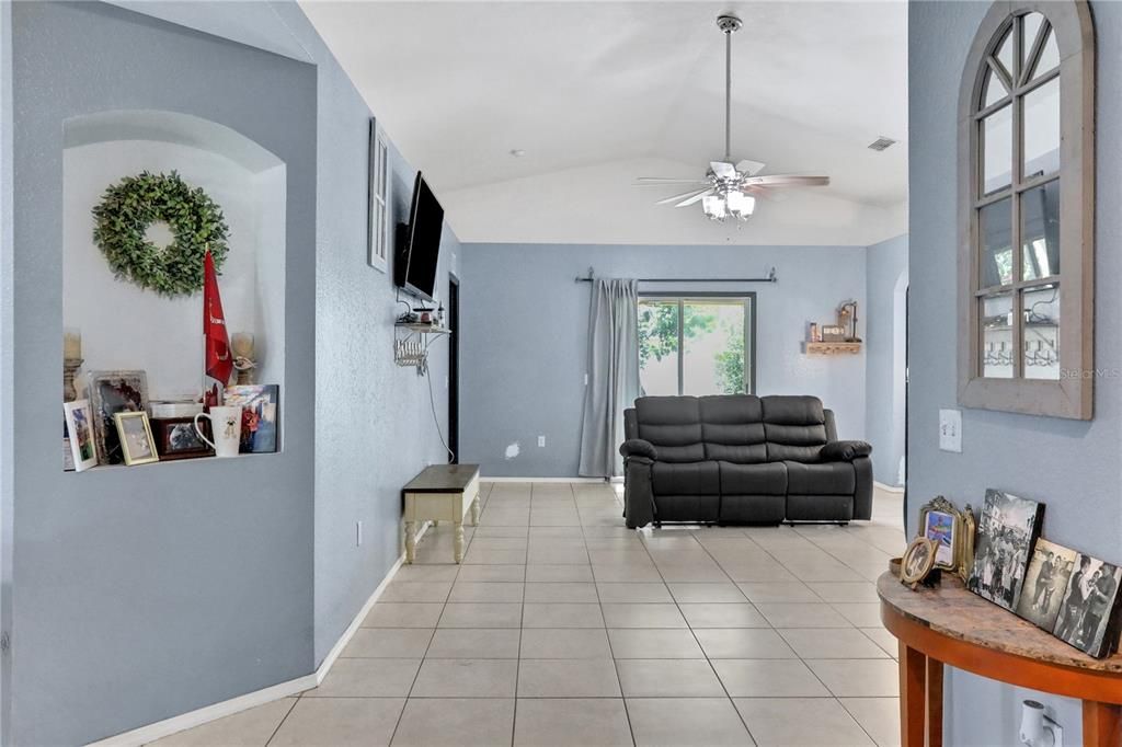 For Sale: $299,900 (3 beds, 2 baths, 1483 Square Feet)