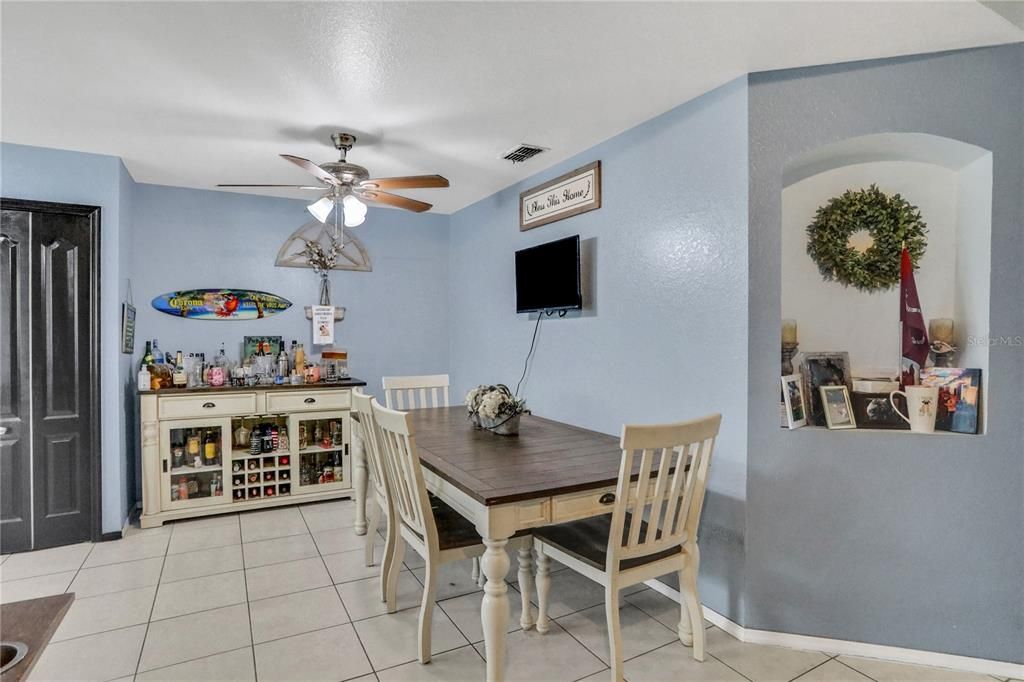 For Sale: $299,900 (3 beds, 2 baths, 1483 Square Feet)