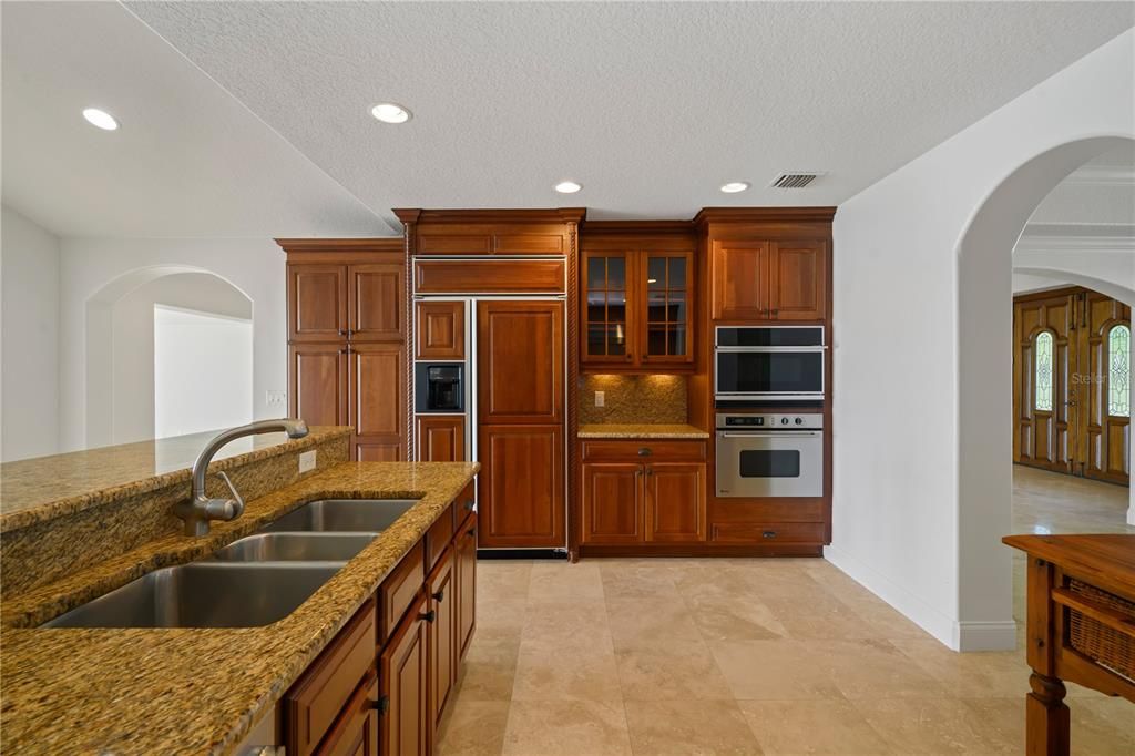 For Rent: $9,698 (4 beds, 3 baths, 3975 Square Feet)