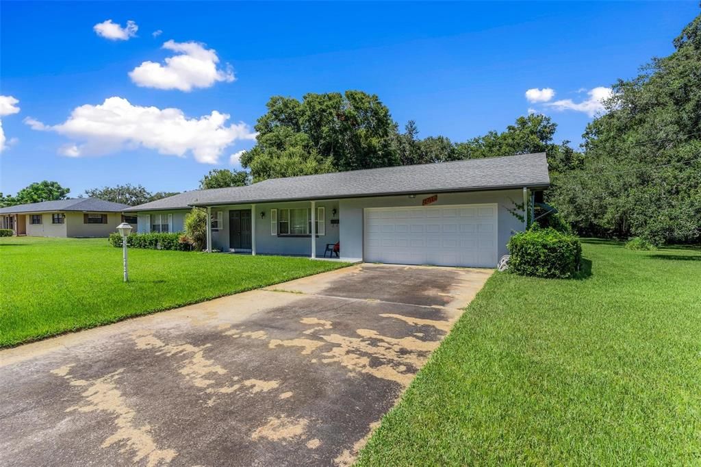 Active With Contract: $285,000 (3 beds, 3 baths, 1924 Square Feet)