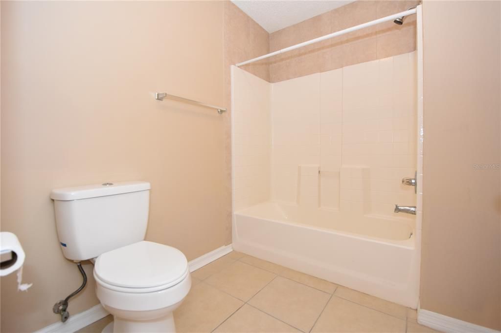 For Sale: $299,000 (3 beds, 2 baths, 1598 Square Feet)