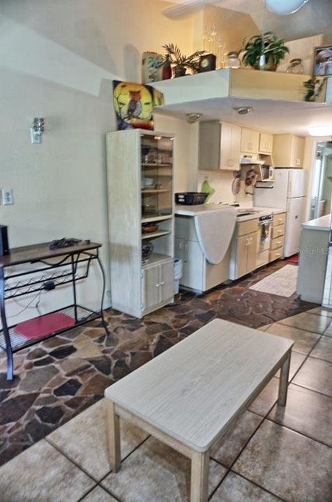 For Sale: $124,900 (1 beds, 1 baths, 456 Square Feet)