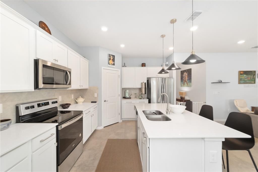 For Sale: $354,400 (3 beds, 2 baths, 1662 Square Feet)