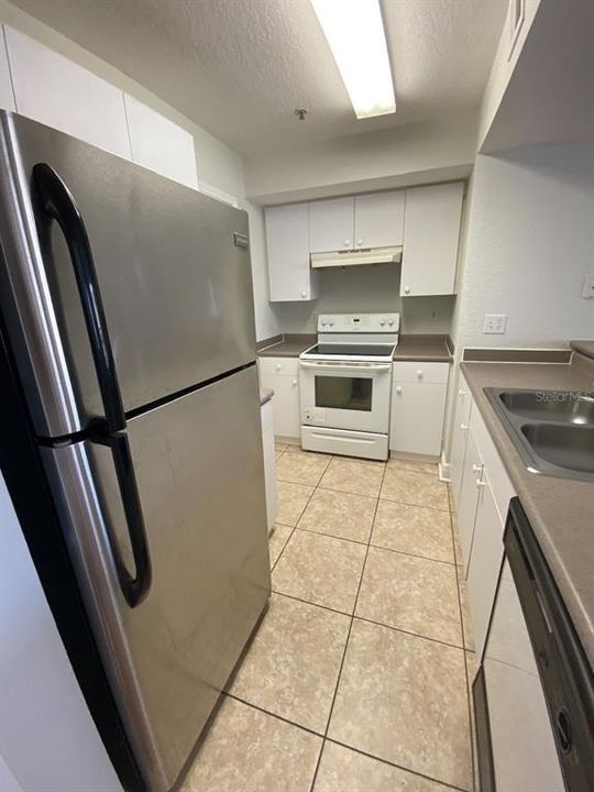 For Sale: $170,000 (1 beds, 1 baths, 724 Square Feet)