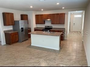 For Rent: $2,000 (3 beds, 2 baths, 1402 Square Feet)