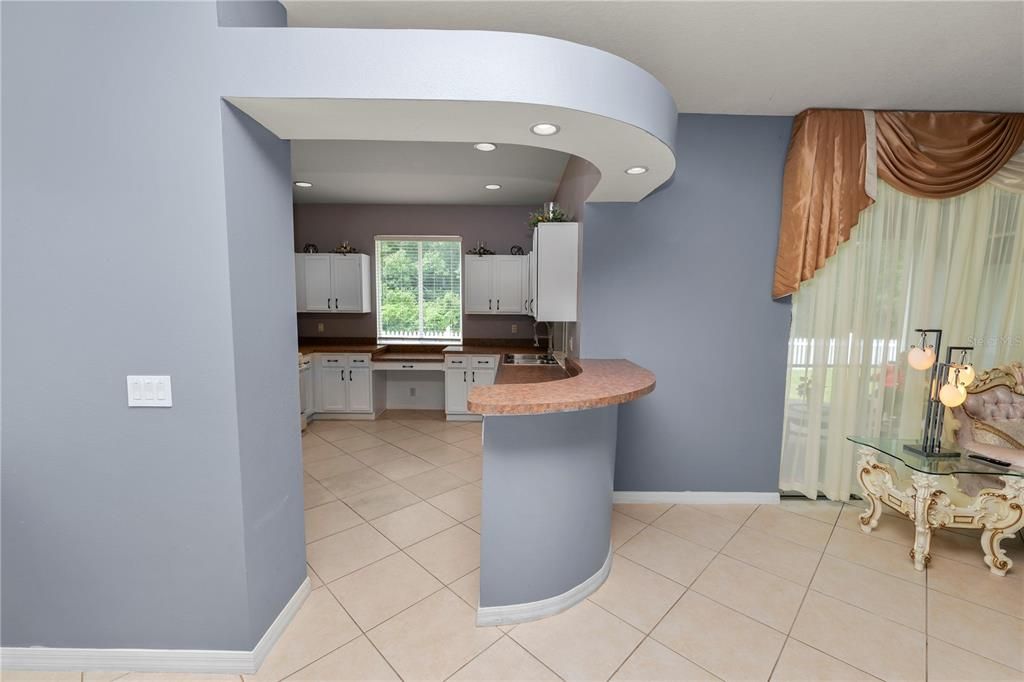 For Sale: $379,900 (3 beds, 2 baths, 2140 Square Feet)