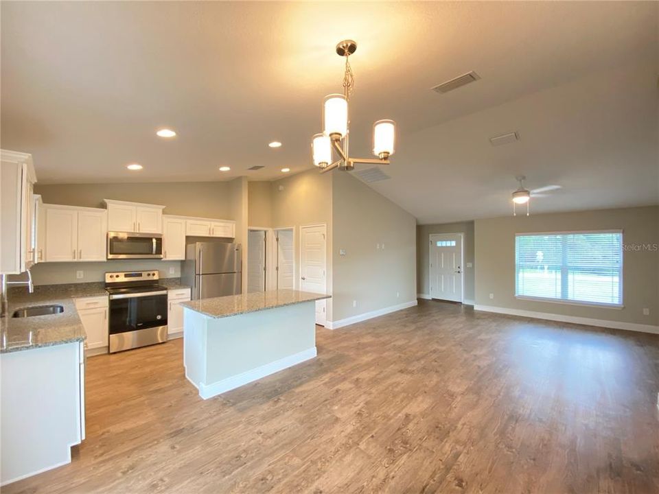 For Rent: $1,749 (3 beds, 2 baths, 1446 Square Feet)