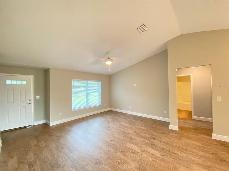 For Rent: $1,749 (3 beds, 2 baths, 1446 Square Feet)