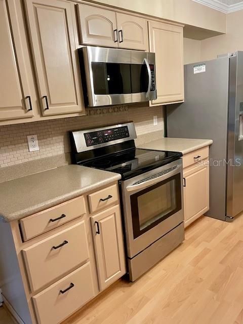 For Sale: $169,999 (2 beds, 2 baths, 1518 Square Feet)