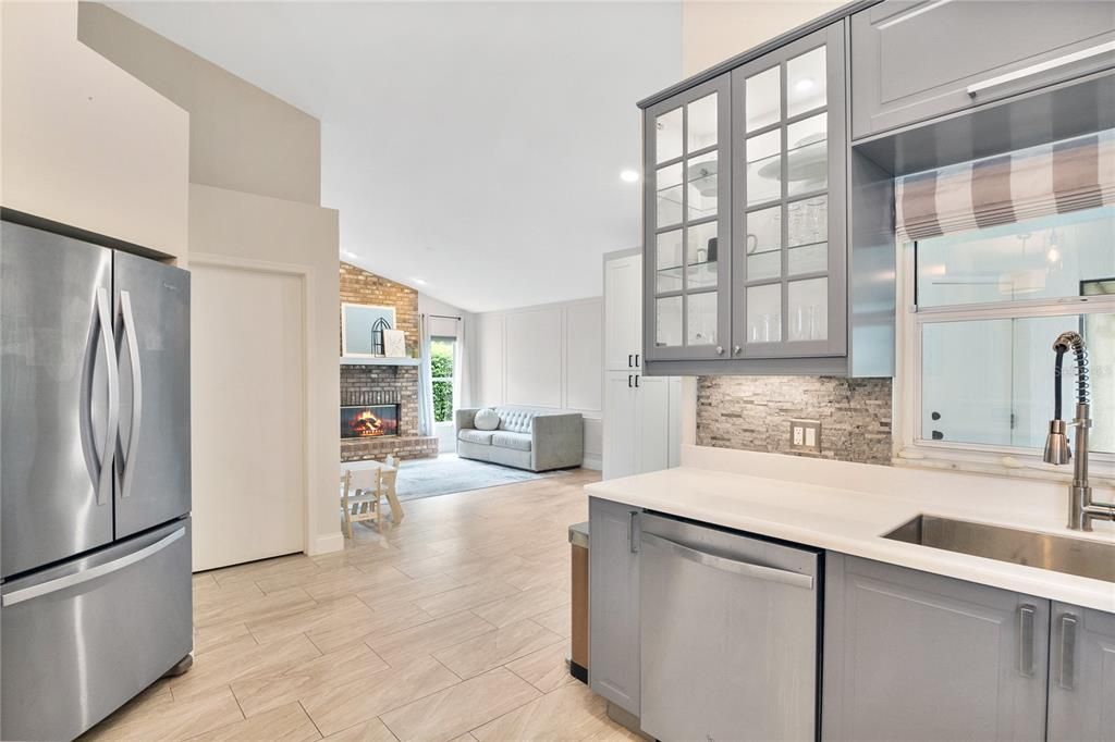 Active With Contract: $475,000 (3 beds, 2 baths, 1881 Square Feet)