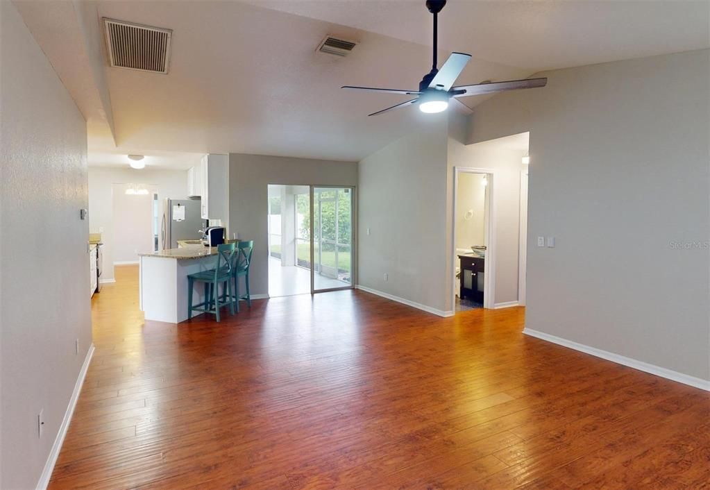 For Sale: $330,000 (3 beds, 2 baths, 1557 Square Feet)